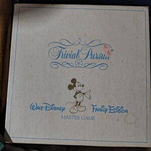 Vintage Walt Disney Family Edition Trivial Pursuit - Complete Game!